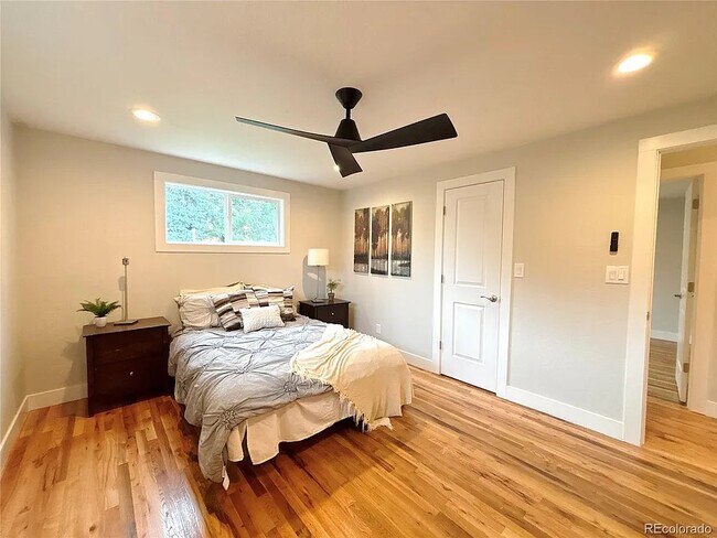 Building Photo - 1225 W 7th Avenue Dr