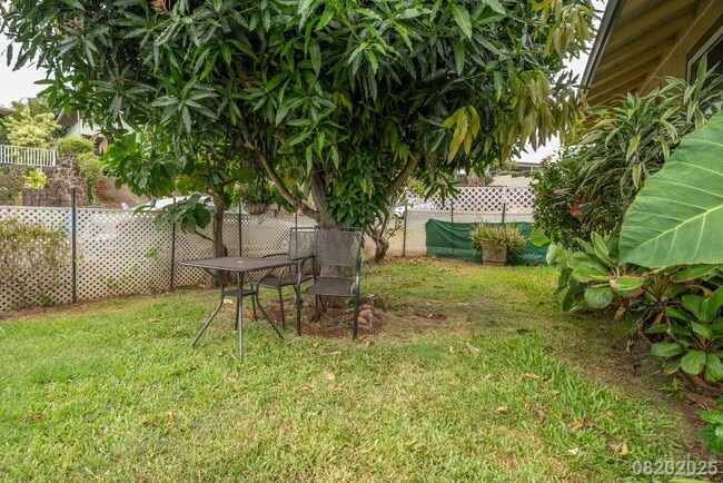 Building Photo - 3br - 910ft2 - 3br/1ba/2pkg Halawa Heights...