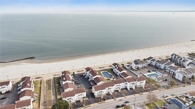 Building Photo - 334 N 1st St