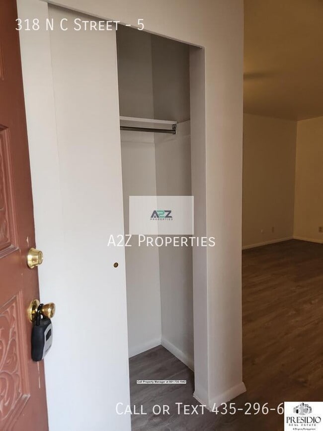 Building Photo - 318 N Center St