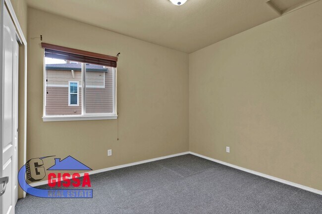 Building Photo - Beautiful ranch style home available to mo...