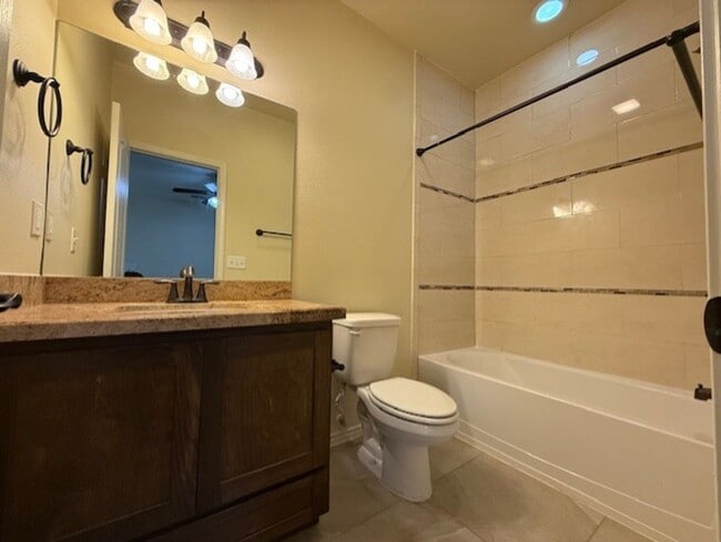 Building Photo - Escondido Townhomes