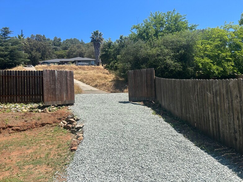 Building Photo - 3632 Ravenwood Ln