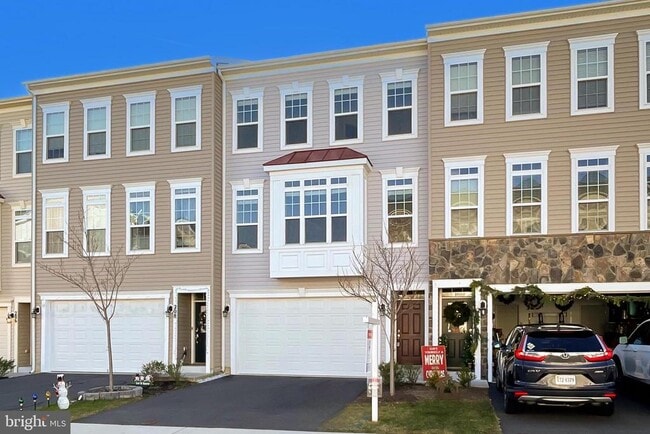 Building Photo - 210 Apsley Terrace