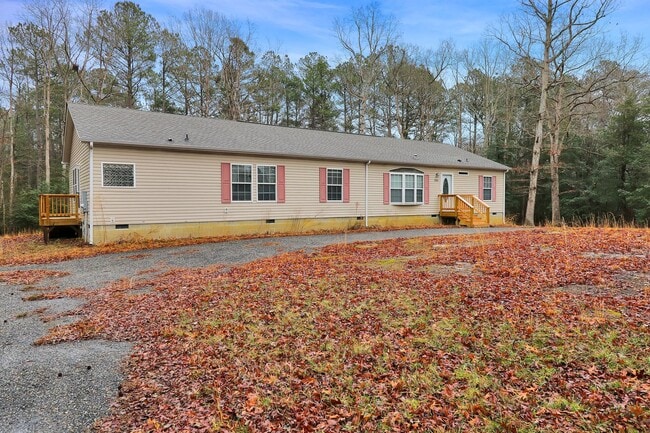 Building Photo - Country Living in New Kent County!