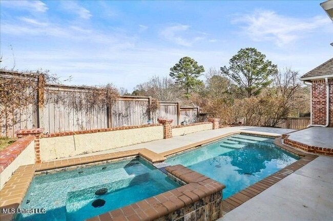 Building Photo - 102 Cypress Lake Blvd S