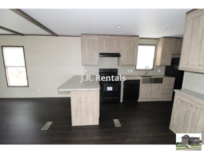 Building Photo - 31 Cedar Grove Dr
