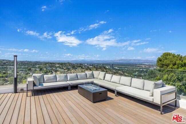 Building Photo - 3911 Cody Rd