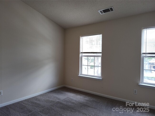 Building Photo - 3209 Blythe Ridge Ct