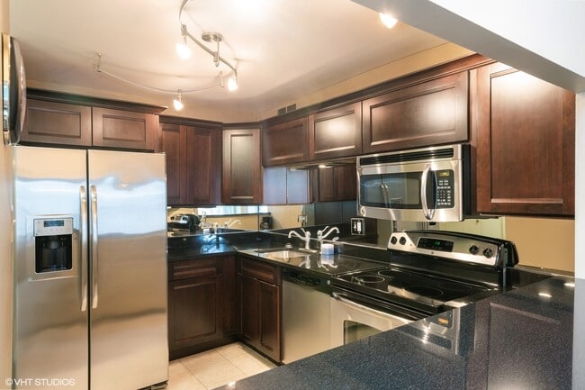 Building Photo - 211 E Ohio St