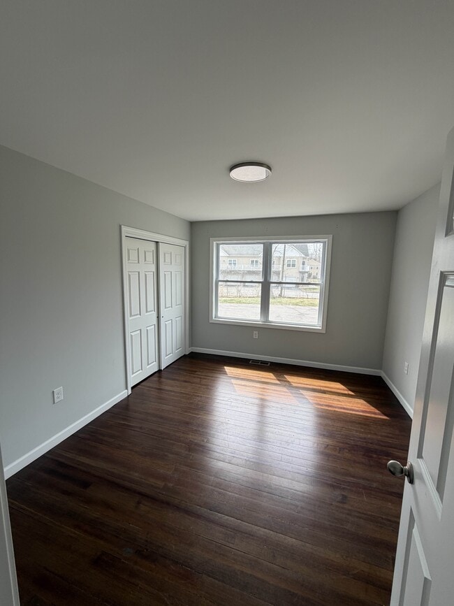 Building Photo - 309 Main St