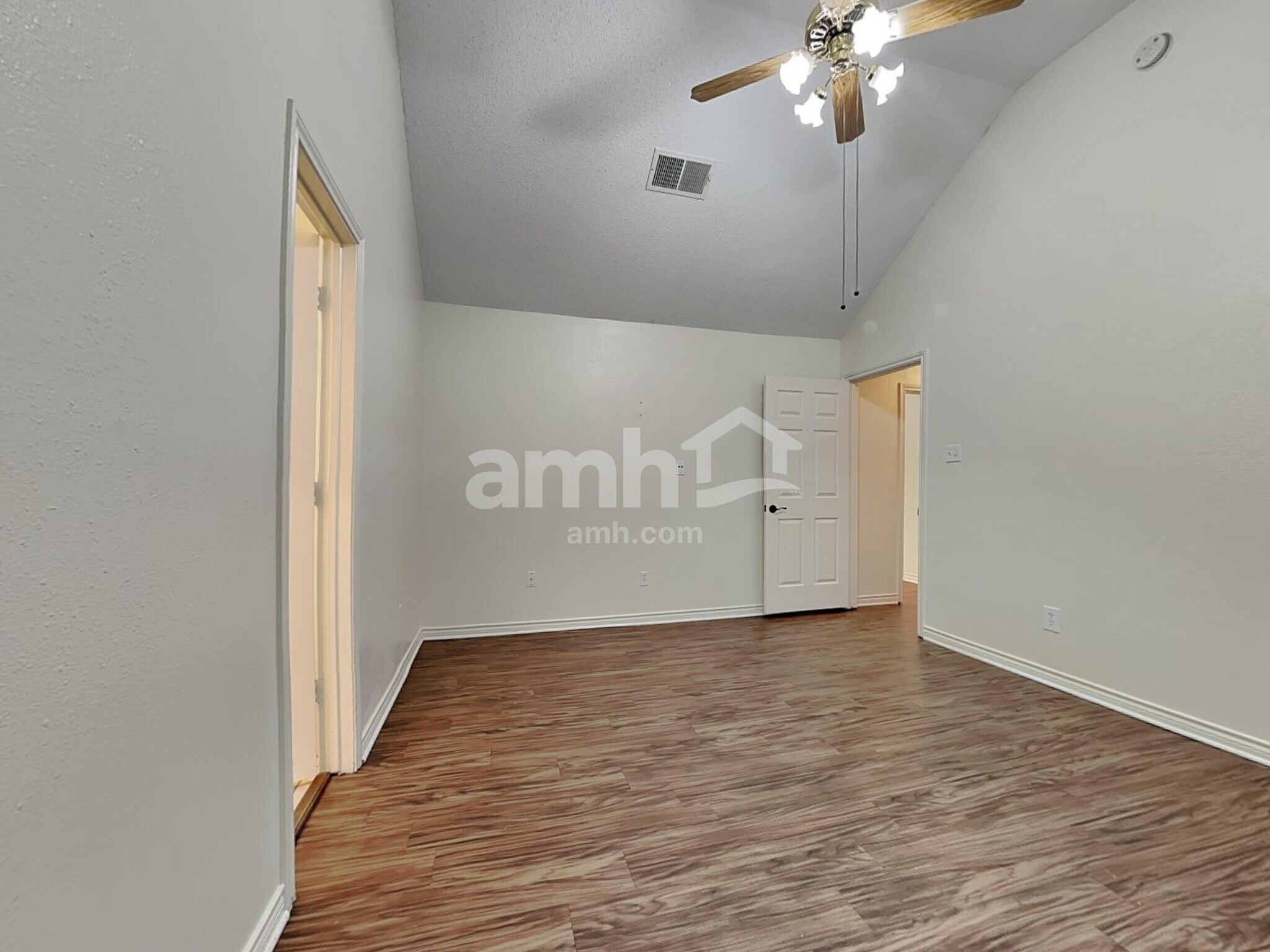 Building Photo - 7124 Holden Dr