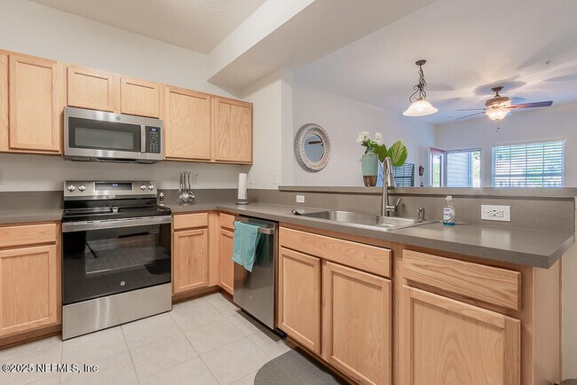 Building Photo - 575 Oakleaf Plantation Pkwy