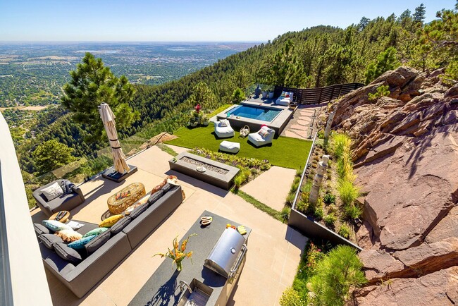 Building Photo - Private Foothills Sanctuary Minutes from D...