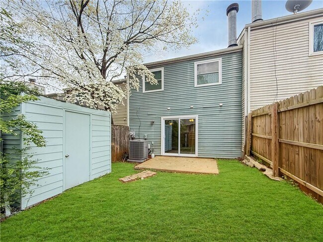 Building Photo - 1884 Shenandoah Valley Ln SE