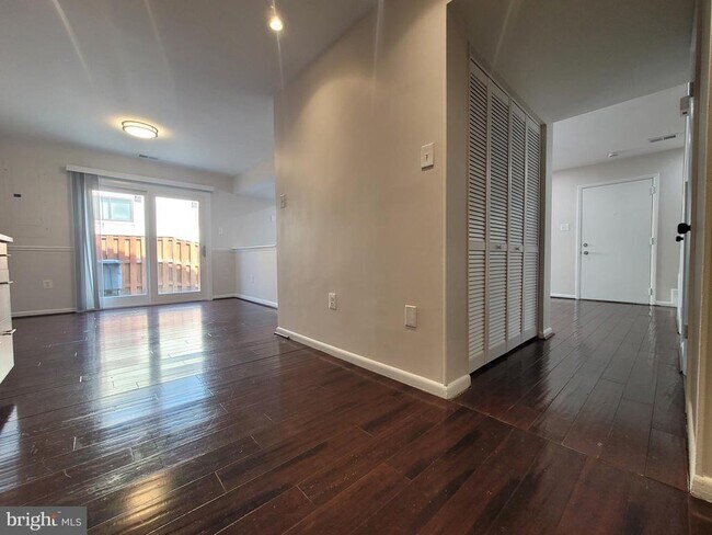 Building Photo - 5674 Oak Tanager Ct