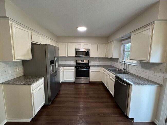 Building Photo - Updated Austin's Colony 4 bedroom 2.5 bath...