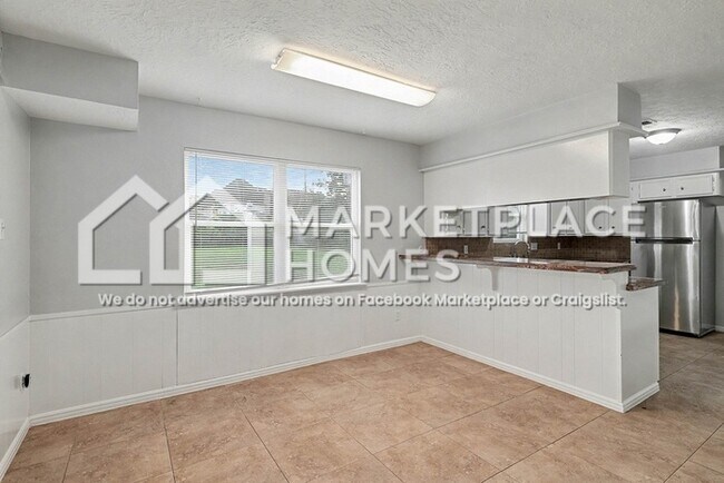 Building Photo - 7611 Theisswood Rd