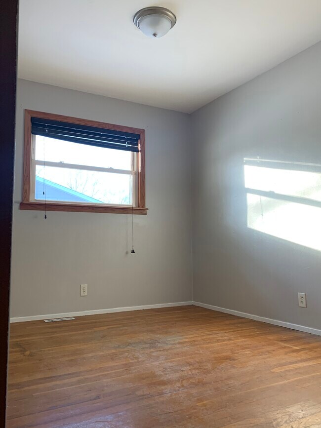 Building Photo - 18342 Clairmont Dr