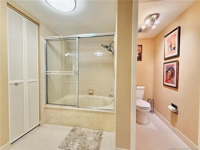 Building Photo - 9500 S Ocean Dr