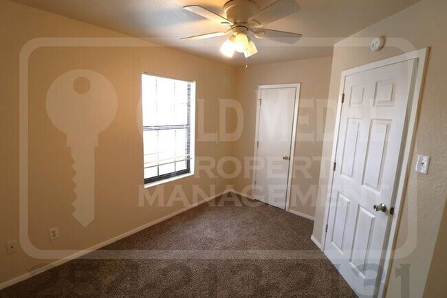 Building Photo - 1106 Leslie Cir