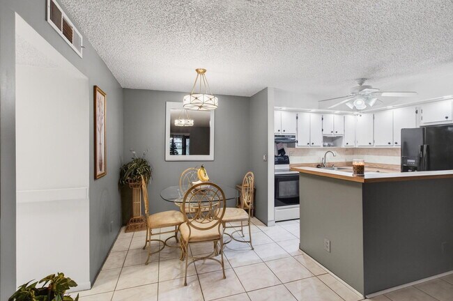 Building Photo - 15496 Lakes of Delray Blvd