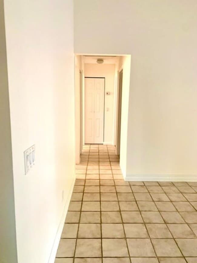 Building Photo - 107 Gibraltar St