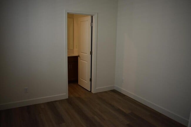 Building Photo - 8177 Oxbow Lndg Lp