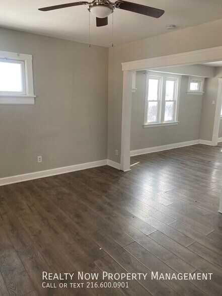 Building Photo - 2907 Denison Ave