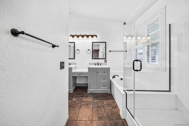Building Photo - 1166 Brookmeade Cir