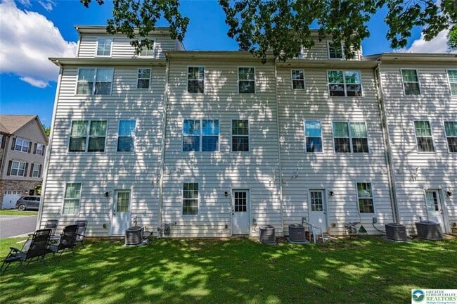 Building Photo - 304 Stonewood Ln
