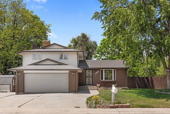Building Photo - Available NOW! 3 Bedroom 1 Bath Beautiful Home in Arvada!