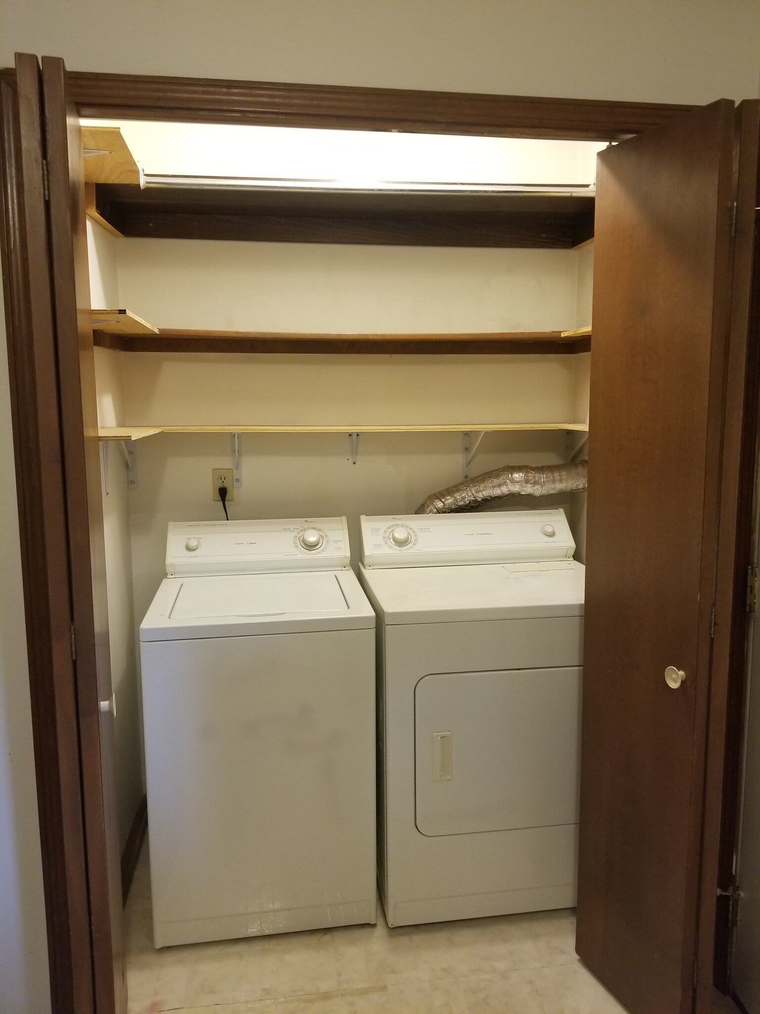 Building Photo - 1933 Hoyt Ave