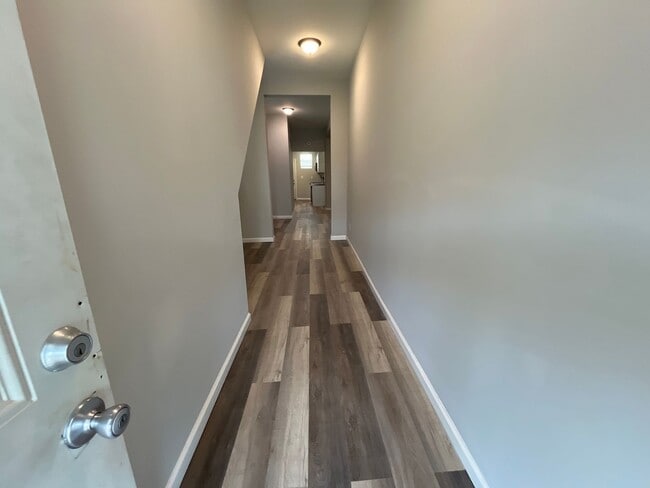 Building Photo - 968-970 Wilson Avenue