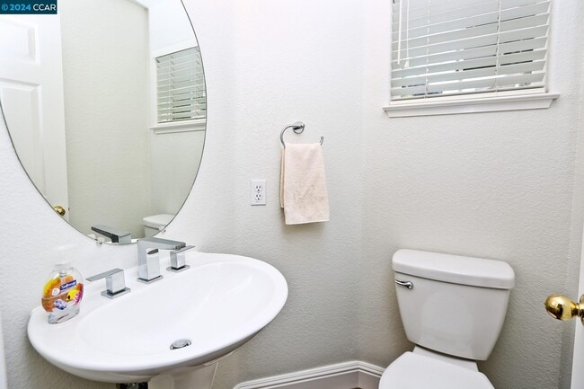 Building Photo - 1079 River Rock Lane