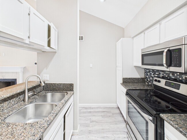 Building Photo - 8055 Cambridge St