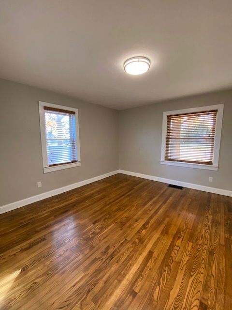 Building Photo - 702 S Cherry St