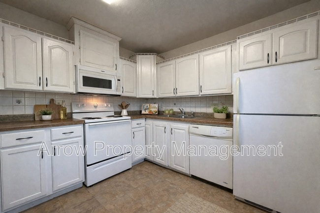 Building Photo - 2000 Washington St