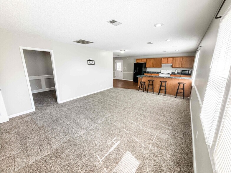Building Photo - 411 Jeffords Rd