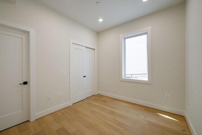 Building Photo - Modern Sophistication in NW/Friendship Heights - BRAND NEW 2BR/2BA w/ Private Parking