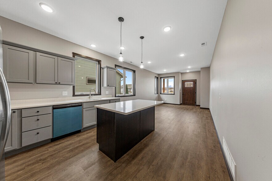 Building Photo - 2019 Essler Dr