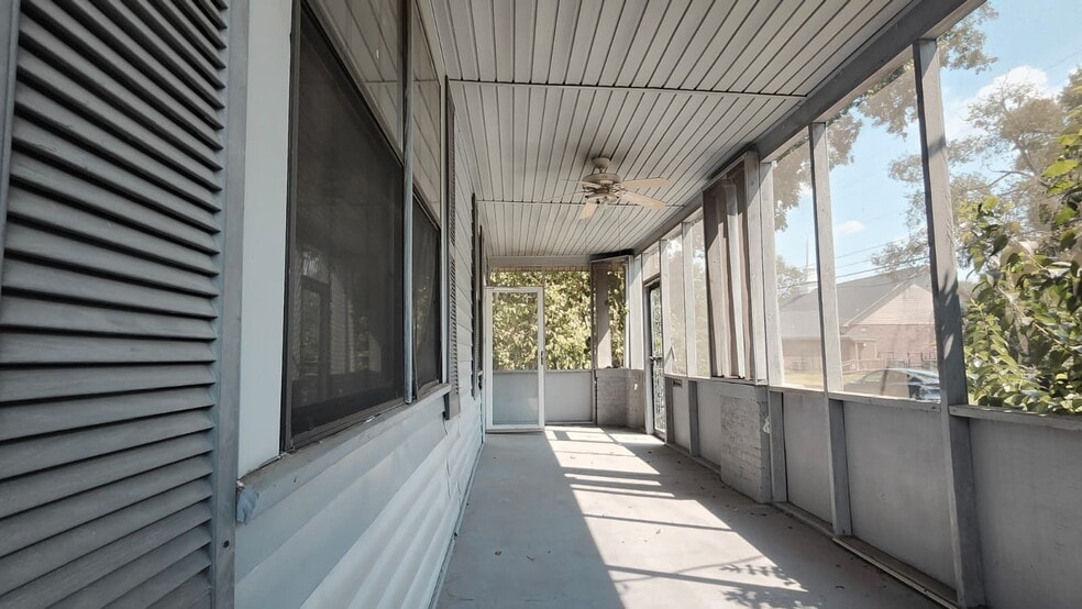 Building Photo - 2128 Early St