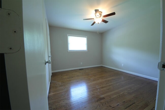 Building Photo - 4736 Monmouth Dr