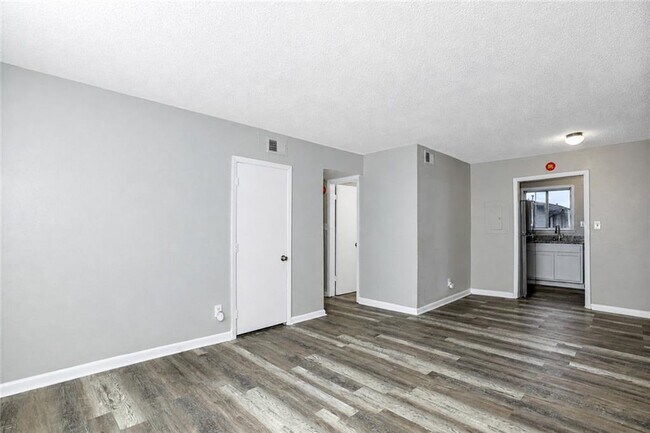 Building Photo - 2045 Alison Ct SW