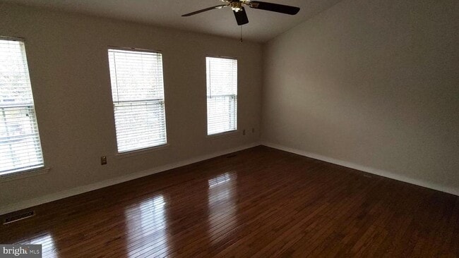 Building Photo - 342 Honey Locust Ct