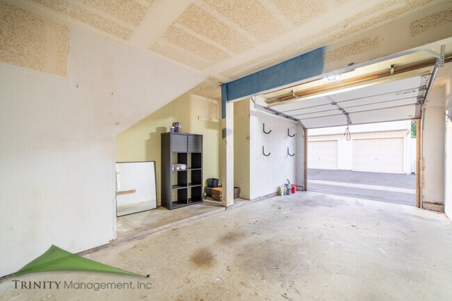 Building Photo - 2479 Caminito Ocean Cove