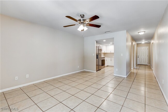 Building Photo - 5453 16th Pl SW