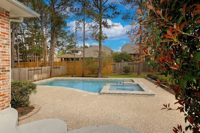 Building Photo - 83 E French Oaks Cir