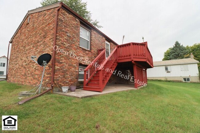 Building Photo - 301 E Hobart St