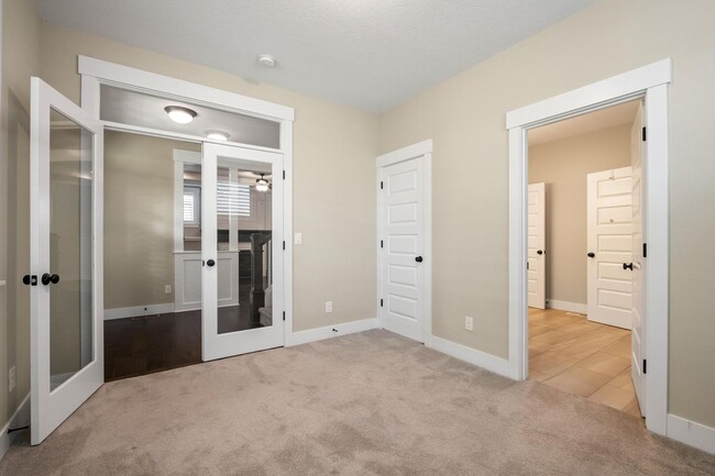 Building Photo - Spacious 4-Bedroom Dream Home – Perfect fo...